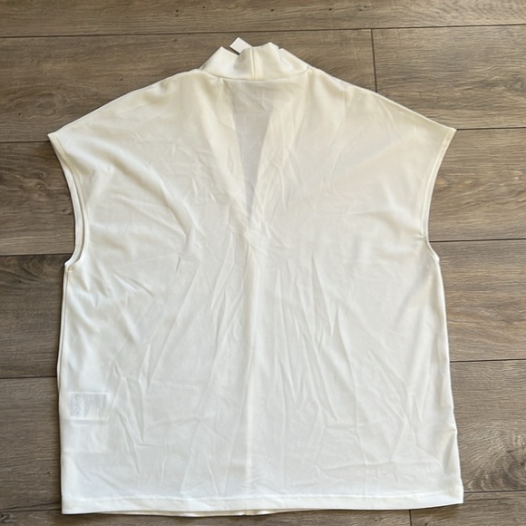 NWTs White, Sustainable Blouse, size medium - Picture 9 of 12